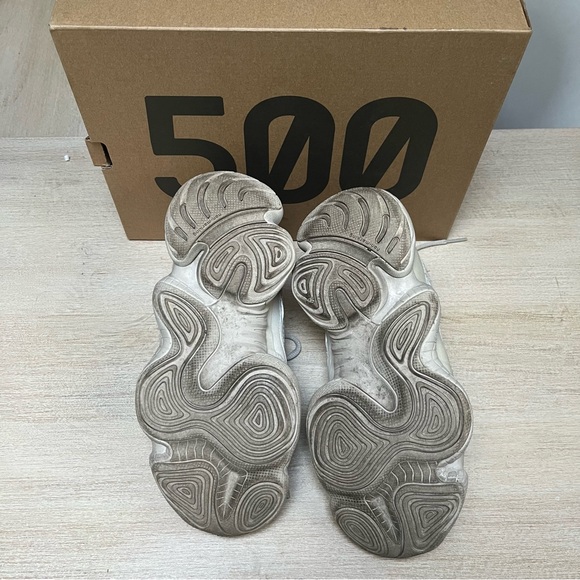 Yeezy 500 - Picture 2 of 6